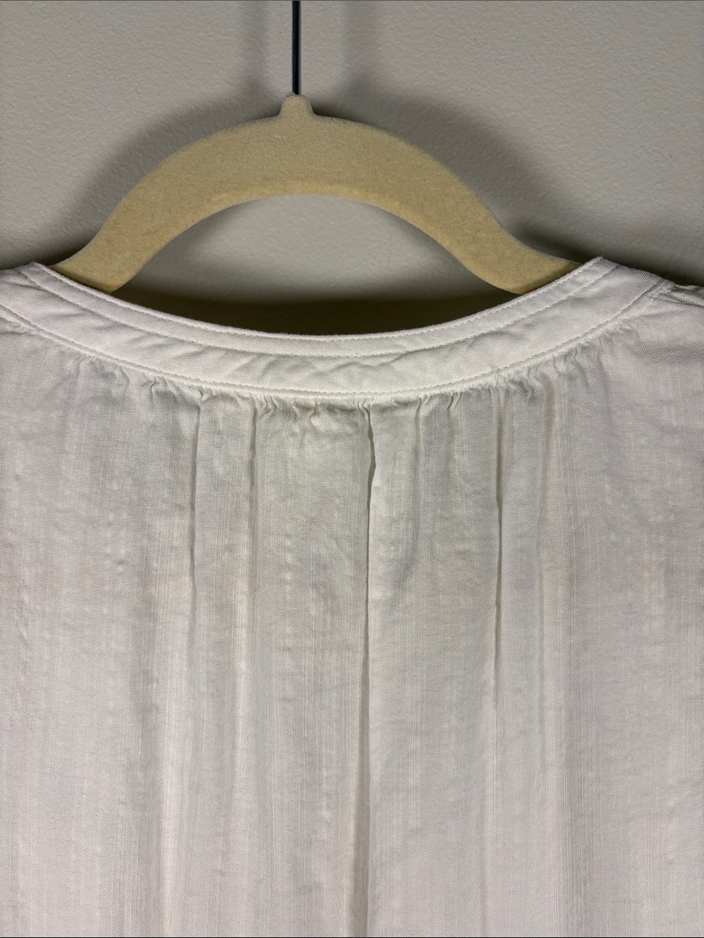 H&M White Split-Neck Short Sleeve Blouse - Picture 9 of 10